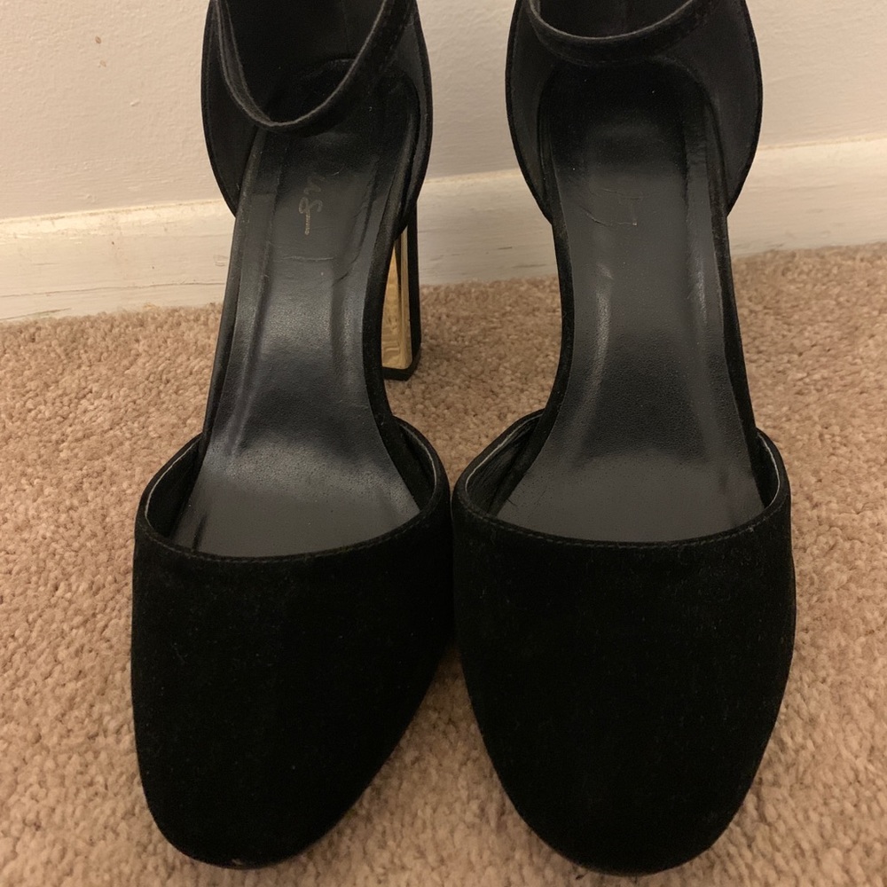 LULUS SIZE 9 strap heel VEGAN SUEDE